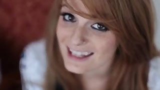 Redhead Faye fucked with her glasses